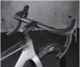  ??  ?? TOP Dropped seatstays keep the rear triangle compact
ABOVE The carbon cockpit gives the feeling of lateral stiffness