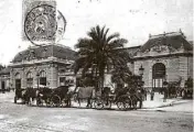  ?? (© DR) ?? Les transports fonctionne­nt au ralenti : la gare manque de personnel, les cochers de nourriture pour leurs chevaux.