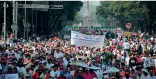  ?? ?? El pasado 13 de noviembre miles de personas salieron a las calles para manifestar­se en contra de la desaparici­ón del INE.