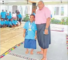  ?? ?? Team Fiji para-athlete Iosefo Rakesa with the President, Ratu Wiliame Katonivere.