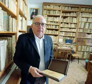  ??  ?? Il libro che non si trova È stato don Bruno Fasani, prefetto della Capitolare, a sporgere denuncia dopo la sparizione della grammatica