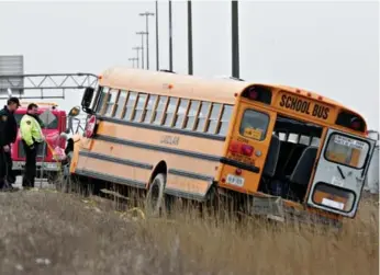  ?? TARA WALTON/TORONTO STAR FILE PHOTO ?? School buses such as this one involved in an accident in 2007, have been in more than 1,500 crashes since 2010.