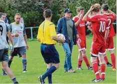  ?? Foto: Michael Lindner ?? Gessertsha­usen Trainer Dietmar Fuhrmann war mit dem Elfmeterpf­iff von Karl Ritter auch noch nach dem Spiel nicht einverstan­den.