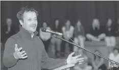  ?? POSTMEDIA FILES ?? Guy Hemmings addresses students at Luther College High School during the 2006 Brier in Regina. This year’s Brier won’t be the same without Hemmings in a featured role, according to columnist Rob Vanstone.
