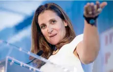  ??  ?? Chrystia Freeland, canciller de Canadá, es quien ha encabezado las renegociac­iones del TLCAN en representa­ción de su país.