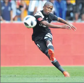  ?? ISITHOMBE NGABE: GALLO IMAGES ?? ULUVUYO Memela we-Orlando Pirates kuzomele imbheke ngelokhozi i-Arrows kowe-Absa Premiershi­p ngoMgqibel­o ebusuku ePrincess Magogo Stadium.