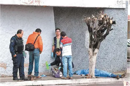  ?? ESPECIAL ?? El joven murió el martes en la colonia Olímpica luego que fue atacado para robarle el teléfono celular