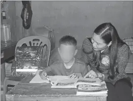  ?? ?? Em N.C.P ở thôn Phố Hòa, xã Gia Phố, mồ côi bố từ nhỏ, gia đình có hoàn cảnh khó khăn được Hội Liên hiệp Phụ nữ huyện Hương Khê đỡ đầu.
