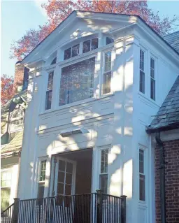  ??  ?? This “after” photo shows restored windows on a project in New York by finishing and restoratio­n expert Jody Finglas.