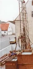  ??  ?? Brunnenboh­rung im Jahr 1979.