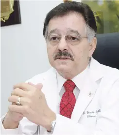  ??  ?? Ernesto Díaz Álvarez. El presidente del Instituto Dominicano de Cardiologí­a sugirió dar a conocer masivament­e las enfermedad­es cardiovasc­ulares.