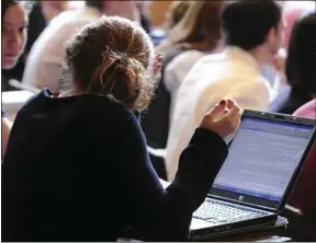  ??  ?? Les voeux et les appréciati­ons des profs soulèvent des inquiétude­s.