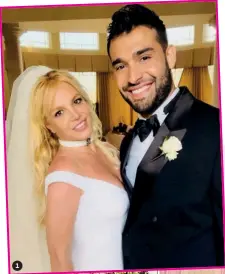  ?? ?? 1 Britney Spears e Sam Asghari 2 Momento
do enlace 3 com Madonna 4
ilustres em foto de grupo