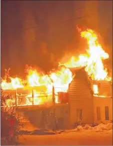  ?? THOMAS BEVERIDGE ?? Occupants of this duplex on Thompson Road in Waterville were displaced as a result of a destructiv­e fire that broke out on the evening Nov. 22.