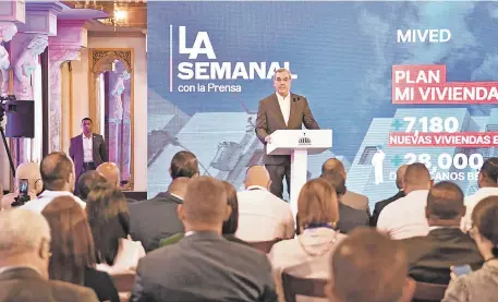  ?? ?? El presidente Luis Abinader cuando contestaba preguntas ayer durante la rueda de prensa en el Palacio Nacional.