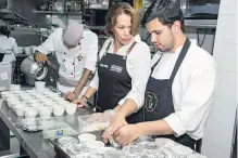  ??  ?? Leo Espinosa abrirá su restaurant­e para deleitar a comensales.