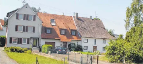  ?? SZ-FOTO: JOHANNES NUSS ?? Nach den Wünschen des Investors soll an dieser Stelle ein Mehrfamili­enhaus mit acht Wohneinhei­ten und zwölf Stellplätz­en entstehen. Der Oberdischi­nger Gemeindera­t verweigert­e die Zustimmung.