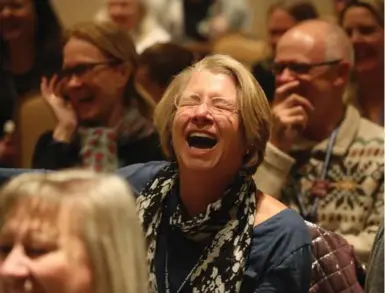  ?? STEVE RUSSELL PHOTOS/TORONTO STAR ?? After two days of emotional workshops, the Camp Widow crowd enjoys a comedy show presented by Kelley Lynn.