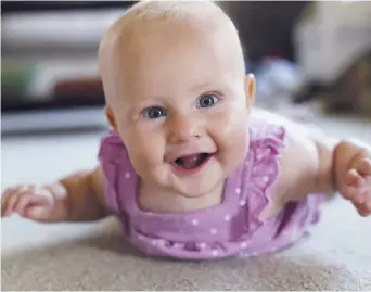  ??  ?? Les bébés de moins de 12 mois font l’objet de recommanda­tions pour la toute première fois. – Gracieuset­é