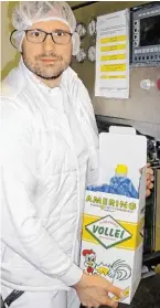  ?? BILD: SN/GS ?? Amering-Produktion­sleiter Martin Weixelbaum bei der Abfüllanla­ge für Flüssigei-Produkte.