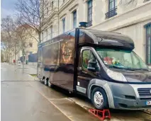  ?? ?? Le camion Pizz Délice est installé tout proche du collège de la Tourette.