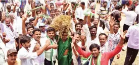  ?? – DC ?? JD( S) workers celebrate their party’s victory in Mandya on Tuesday