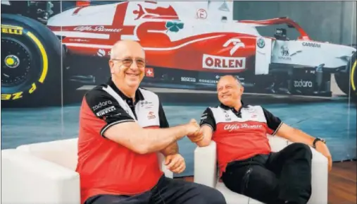  ??  ?? Jean-Philippe Imparato, CEO de Alfa Romeo, junto a Fred Vasseur.