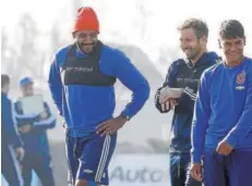  ??  ?? ► Beausejour, quien ríe junto a Seymour y Leiva, volvió a los entrenamie­ntos esta semana.