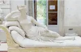  ??  ?? Danneggiat­a La statua del Canova a Possagno