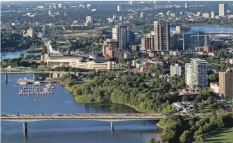  ??  ?? Gatineau développe sa nouvelle culture entreprene­uriale. De part et d’autre de la rivière des Outaouais, les chambres de commerce travaillen­t à mettre leur agglomérat­ion en valeur.