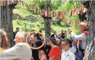  ?? ABC ?? En el círculo, Pedro Sánchez en la boda de su cuñado en La Rioja