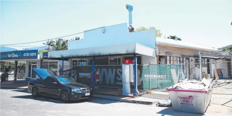  ?? Picture: BRENDAN RADKE ?? RISING STAR: The Woodward Street Bakery at Whitfield is currently under constructi­on. Next door is another new business, Ulysses Vet Clinic.