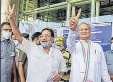  ?? PTI ?? Rajasthan CM Ashok Gehlot (right) at the Jaipur airport.