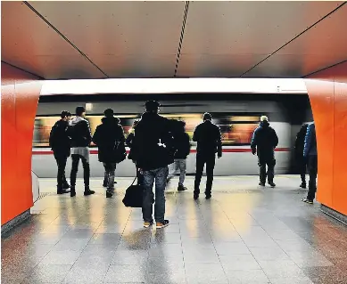  ?? ?? En España, los desplazami­entos de vuelta son significat­ivamente más largos que los viajes de ida.