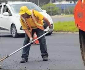  ?? RAFAEL PACHECO/ARCHIVO ?? Las labores buscan devolver comodidad a los conductore­s a lo largo de un trayecto que consta de 2,9 kilómetros.