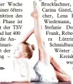  ??  ?? Etwas fürs Auge bot Sportgymna­stin Anastasia Fuchs.