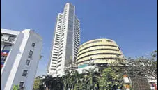  ?? ABHIJIT BHATLEKAR/MINT ?? Kotak Institutio­nal Equities said it expects June quarter profit of the 30share Sensex to grow 6% and that of Nifty50 by 12%