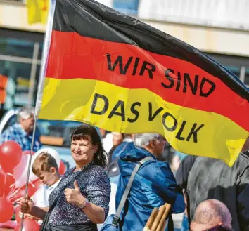  ?? Foto: Patrick Pleul, dpa ?? Alter Slogan, anderer Inhalt. Hier demonstrie­rte der „Verein Zukunft Heimat“gegen Zuwanderun­g.