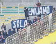  ?? REUTERS ?? Fans hold a banner as a tribute to Emiliano Sala during the game between Nantes and Nimes on Sunday.