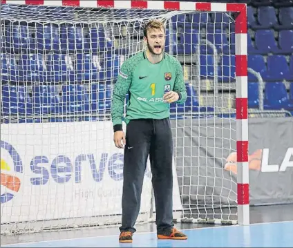  ?? FOTO: PEP MORATA ?? Pérez de Vargas anotó 5 tantos en 5 intentos desde su portería ante el BM Logroño La Rioja y fue clave en la goleada del Barça