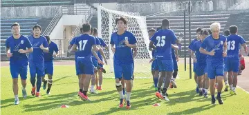  ??  ?? Heo (centre) seen training with the rest of the squad at the Likas Stadium yesterday. He is expected to make the starting-11 as Sabah gun the points against Armed Forces at the Proton Stadium in Tanjung Malim, Perak, this evening.