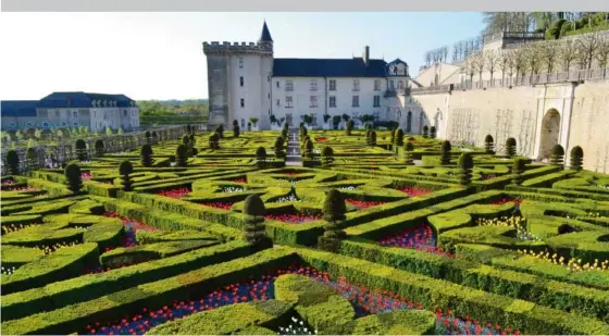  ?? CHATEAU DE VILLANDRY ?? France’s Loire Valley is filled with park-like gardens on the grounds of fantastic chateaux, including this extravagan­t terrace area at Chateau de Villandry.