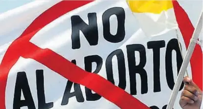  ?? (LA VOZ / ARCHIVO) ?? No al aborto. Para el autor, la legalizaci­ón constituye un retroceso moral y cultural.