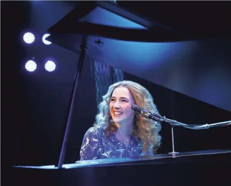  ?? JOAN MARCUS ?? Julia Knitel portrays singer Carole King in the musical “Beautiful — The Carole King Musical.”