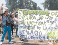  ??  ?? En Toluca, un grupo de ciclistas y cientos de jóvenes tambien realizaron una rodada para celebrar la fecha.