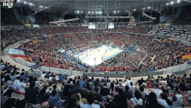  ??  ?? UNA GRAN EXPECTACIÓ­N. En la semifinal entre el Baskonia y el Real Madrid hubo 15.465 espectador­es, récord en un partido de la Copa del Rey.