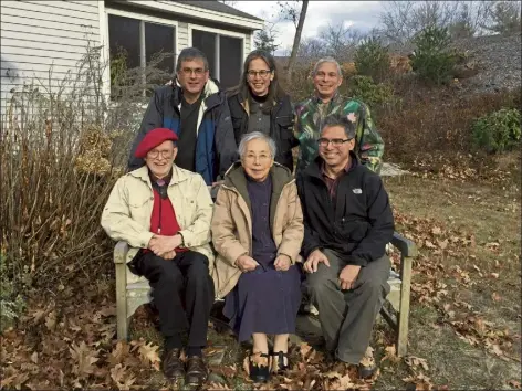  ?? PHOTO COURTESY FERGUSON family ?? first row, left to right, frank ferguson, late-wife Mitzi ferguson and son don ferguson; rear row, son paul ferguson, daughter Lorraine weinberg and son fred ferguson.