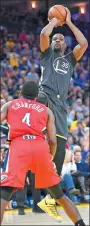  ?? USA TODAY SPORTS ?? Kevin Durant of the Golden State Warriors shoots against the LA Lakers on Wednesday.