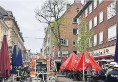  ?? FOTO: HDF ?? Das hintere Haus auf der rechten Seite wurde durch ein Feuer stark beschädigt. Als der Brand ausbrach, befanden sich keine Personen im Gebäude.