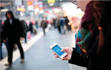  ?? FOTO: NTB SCANPIX ?? Lag korte, oppdaterte, oversiktli­ge nyheter, er ett av forslagene til hvordan nyheter kan bli mer interessan­te for unge mennesker.